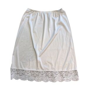 Vassarette Vtg White Nylon Half Slip Lace Trim Midi Length Style 11-105 Size M